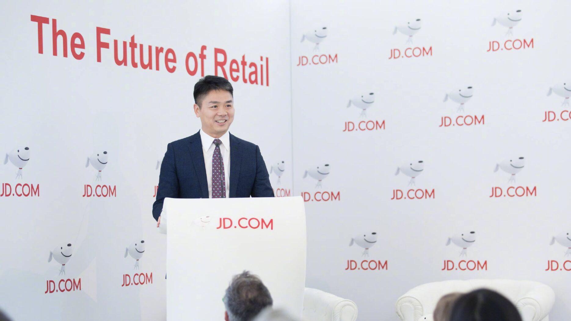 罗永浩数字人开播，GMV超 5500 万；泡泡玛特首家珠宝店正式开门；特斯拉 Robotaxi 真车曝光