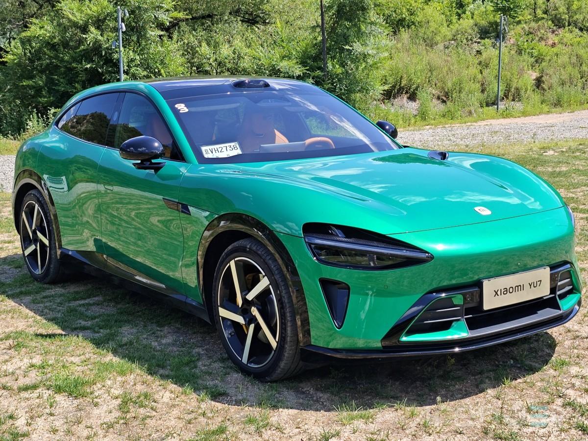 小米：YU7 将发，严禁诋毁竞品；罗永浩剧透 AI 产品 3 个月后见；贝佐斯「二婚婚礼」下周举办