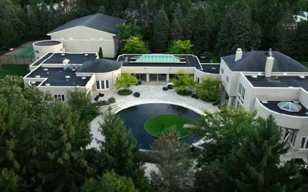 Luxury Living Meets ⁢Digital⁢ hospitality: NBA​ Legend Michael​ jordan's Mansion on‌ Airbnb